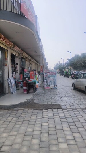 Parking in 3 BHK Apartment at Amolik Sankalp, Sector 85 – for Rent