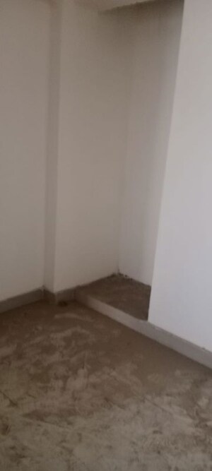 Room in 3 BHK Apartment at Amolik Sankalp, Sector 85 – for Rent