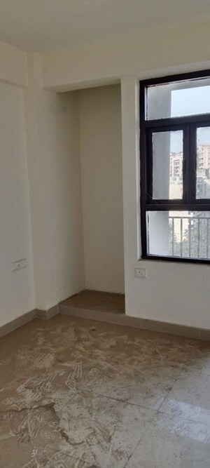 Room in 3 BHK Apartment at Amolik Sankalp, Sector 85 – for Rent