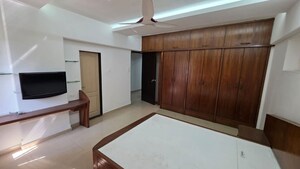 Room in 3 BHK Apartment at Renuka CHS Bandra, Bandra East – for Rent