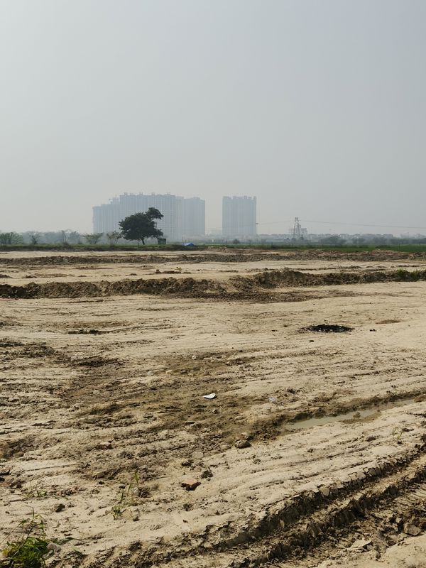 Plot For Sale in Sector 17B Yamuna Expressway
