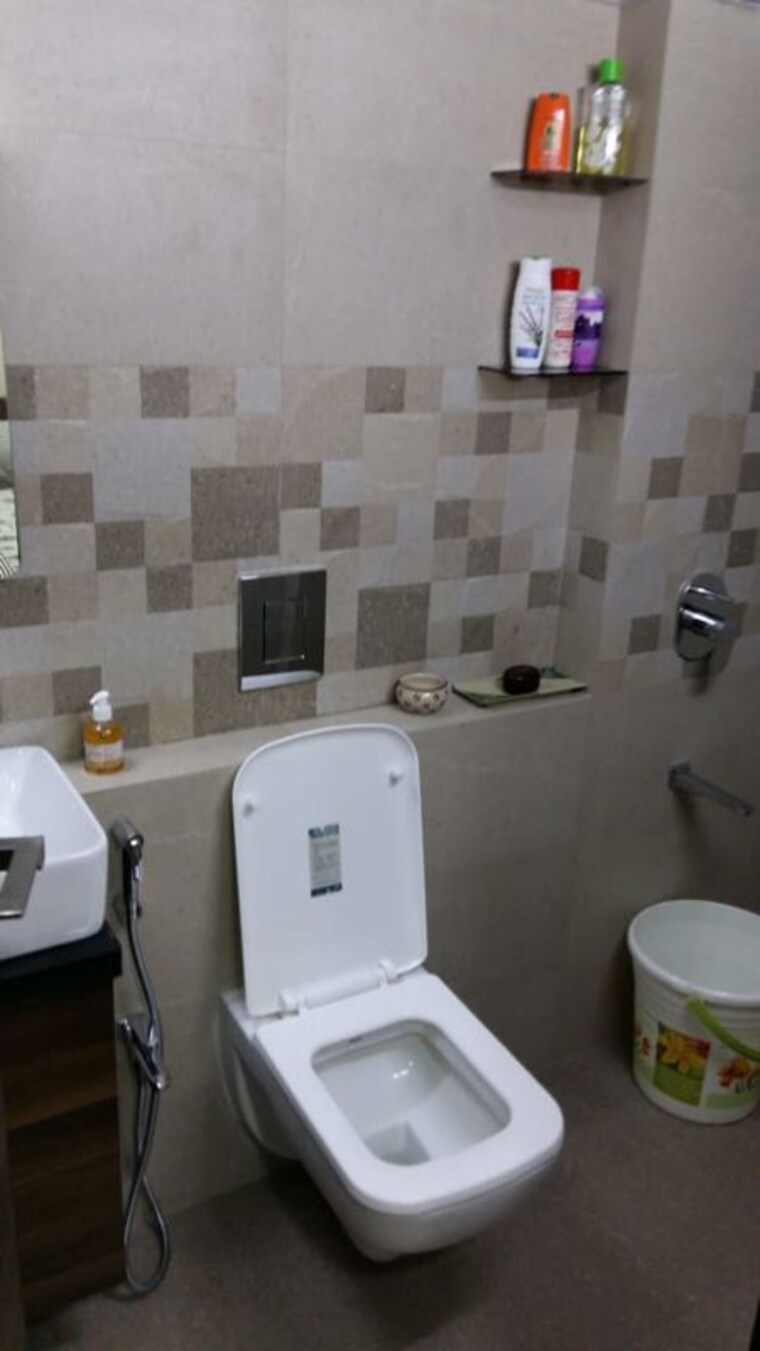 Attached Bathroom, dheeraj-heritage-residency 2 Bedroom 680 Sq.Ft. Apartment In Santacruz West Mumbai 9944454