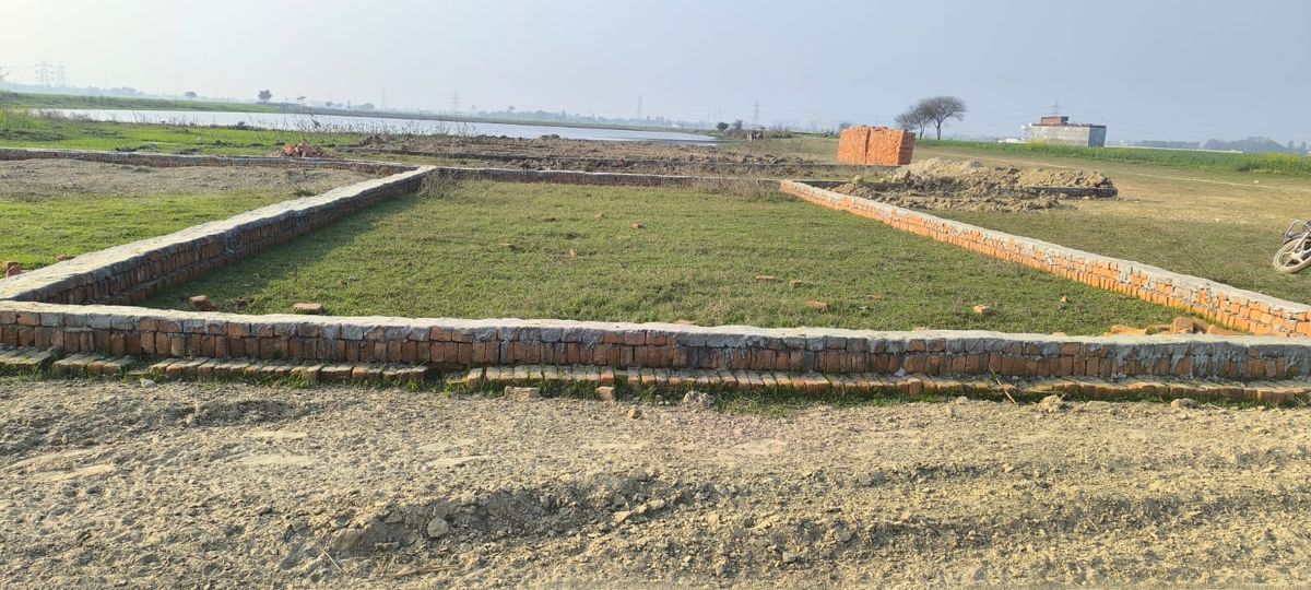 Plot For Sale in Siktaur