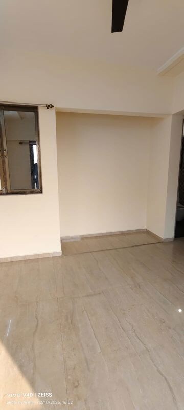 Room in 2 BHK Apartment at Bhoomi Acres, Thane West – for Rent