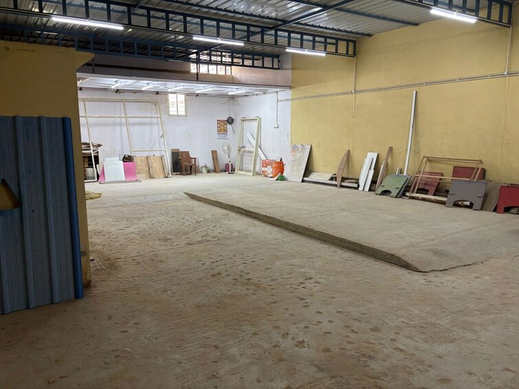  Parking, srirampura Commercial Warehouse 3200 Sq.Ft. In Srirampura Bangalore 9944647