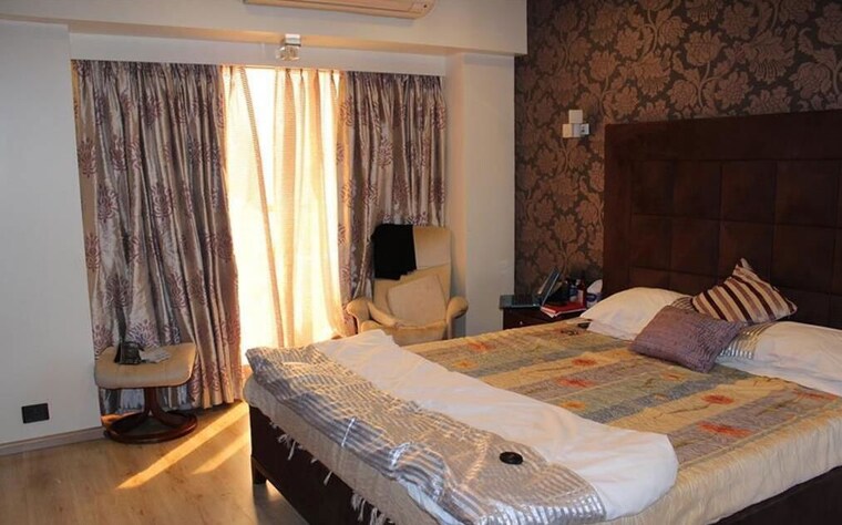 Bedroom, omkar-1973 3 Bedroom 1809 Sq.Ft. Apartment In Worli Mumbai 9944587