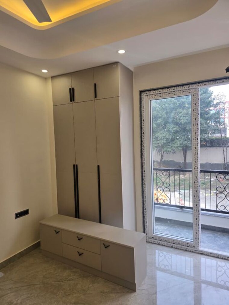 Room, puri-kohinoor 3 Bedroom 155 Sq.Yd. Builder Floor In Sector 89 Faridabad 9944822