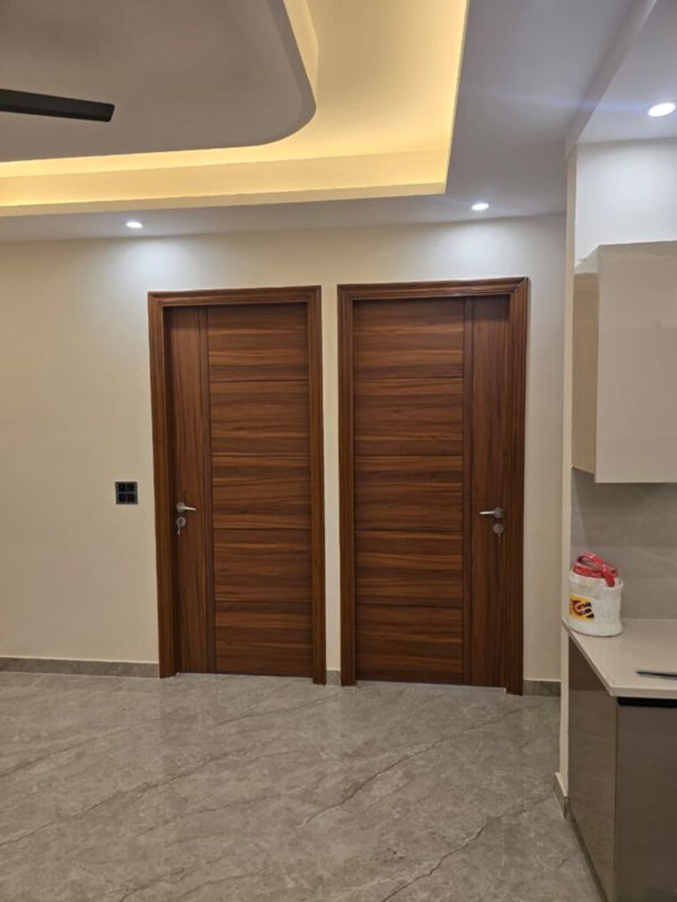 Room, puri-kohinoor 3 Bedroom 155 Sq.Yd. Builder Floor In Sector 89 Faridabad 9944822