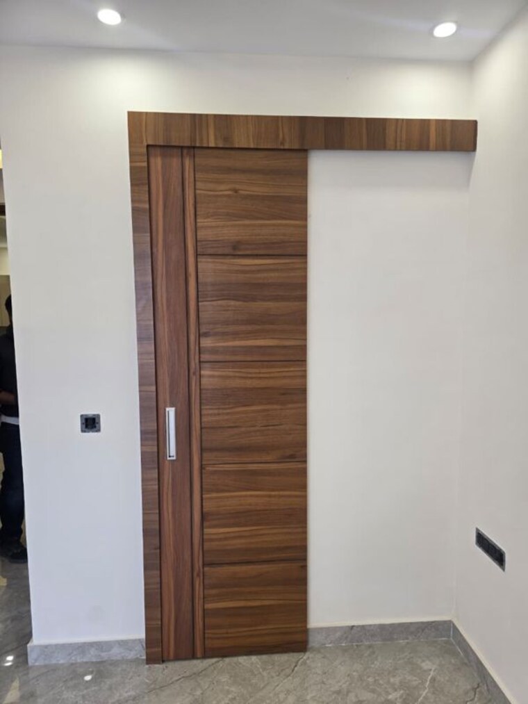 Room, puri-kohinoor 3 Bedroom 155 Sq.Yd. Builder Floor In Sector 89 Faridabad 9944822