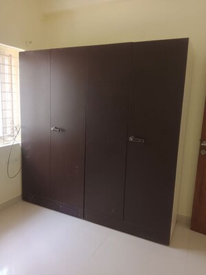 Room in 2 BHK Apartment at Manikonda – for Rent