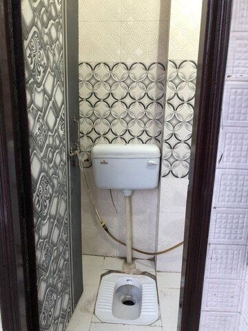 Bathroom in 2.5 BHK Builder Floor at Uttam Nagar – for Rent