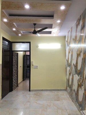 Room in 2.5 BHK Builder Floor at Uttam Nagar – for Rent