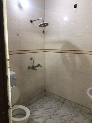 Bathroom in 2.5 BHK Builder Floor at Uttam Nagar – for Rent