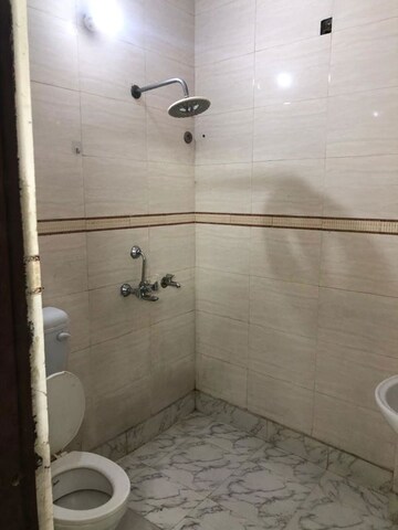 Bathroom in 2.5 BHK Builder Floor at Uttam Nagar – for Rent