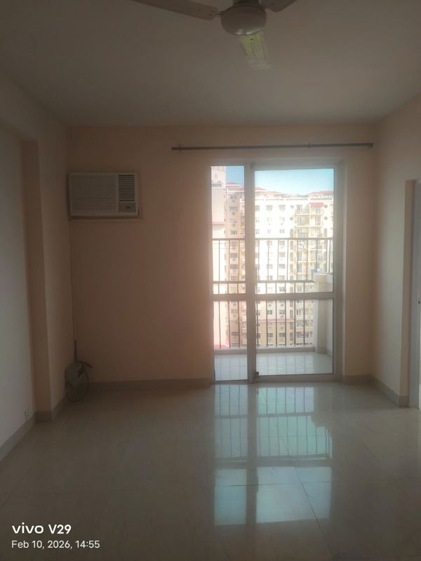 4 BHK + Extra Room Apartment For Rent in DLF Oakwood Estate