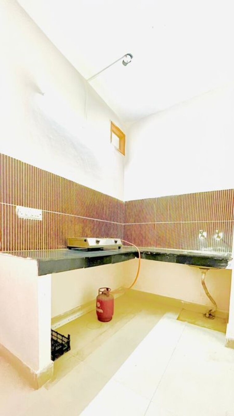 Kitchen, kishan ganj 1 Bedroom 500 Sq.Ft. Builder Floor In Kishan Ganj Delhi 9944893