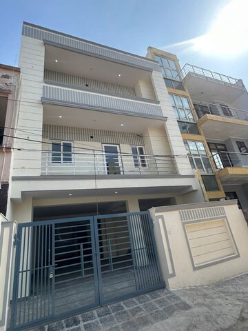 4 BHK Independent House For Sale in Sector 7