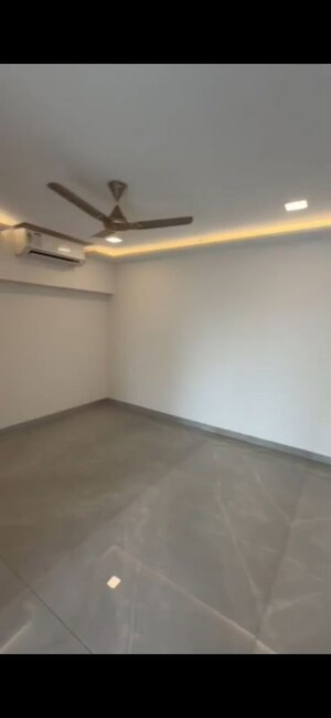 Room in 3 BHK Apartment at Hubtown The Premiere, Andheri West – for Rent