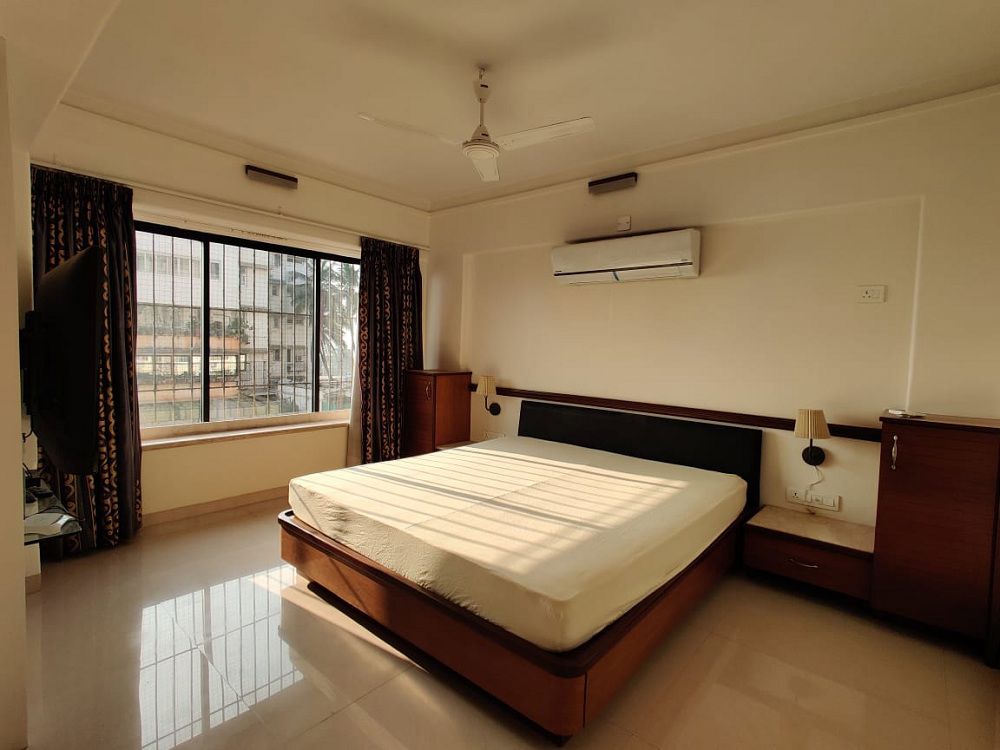 2 BHK + Pooja Room Apartment For Rent in Bandra West