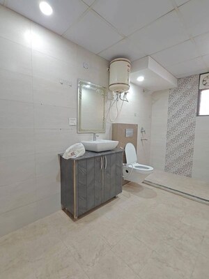 Bathroom in 4 BHK Apartment at Satguru Apartments, Sector 52 – for Rent