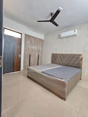 Bedroom in 4 BHK Apartment at Satguru Apartments, Sector 52 – for Rent