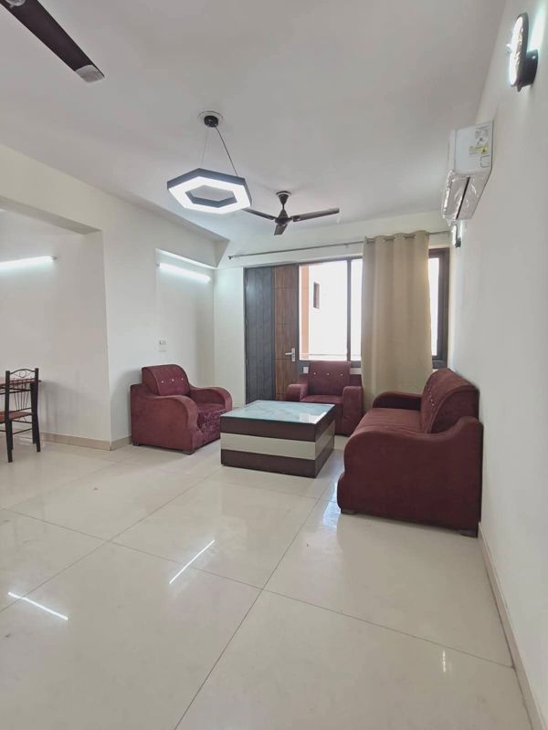 4 BHK + Pooja Room,Servant Room,Extra Room Apartment For Rent in Satguru Apartments