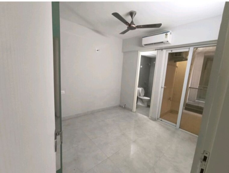 Room, signature-global-city 3 Bedroom 1240 Sq.Ft. Builder Floor In Sector 37d Gurgaon 9945212