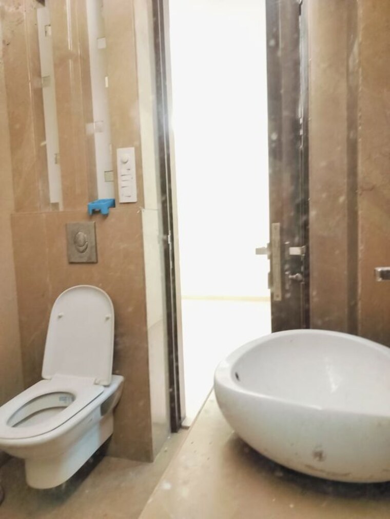 Bathroom, vasant vihar 4 Bedroom 3600 Sq.Ft. Apartment In Vasant Vihar Delhi 9944897