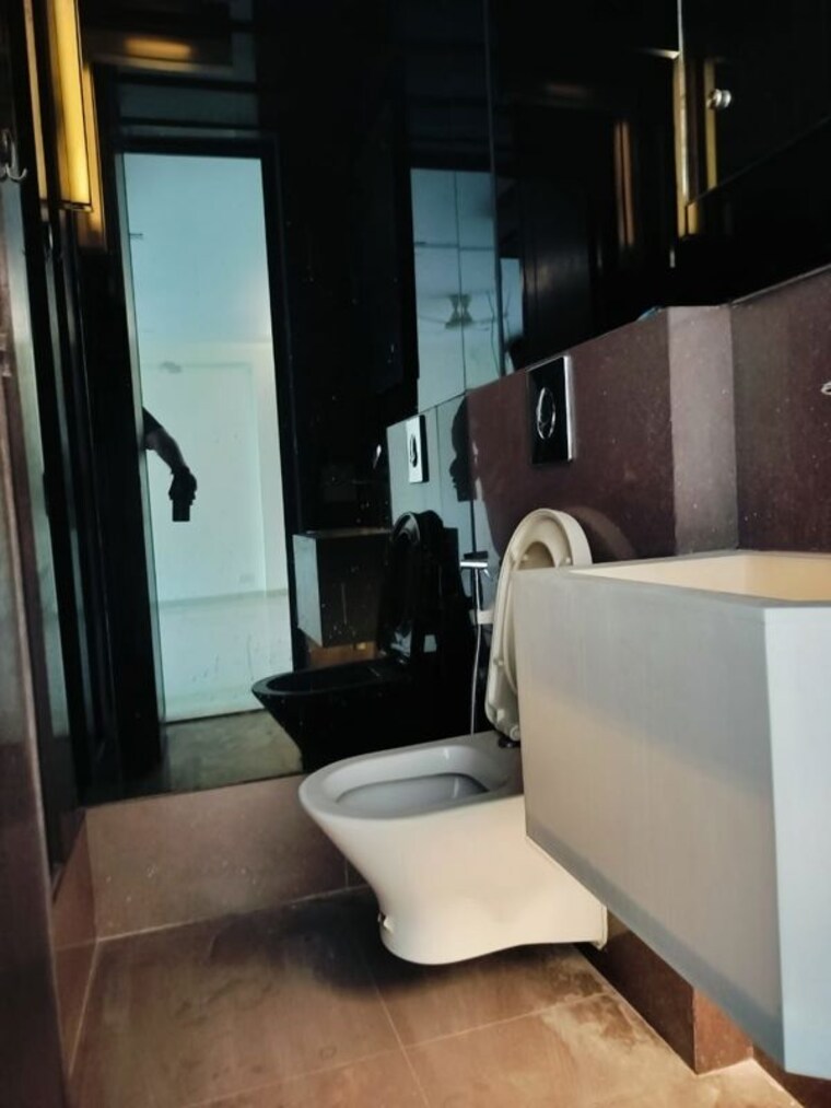 Attached Bathroom, vasant vihar 4 Bedroom 3600 Sq.Ft. Apartment In Vasant Vihar Delhi 9944897