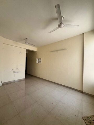 Room in 2 BHK Apartment at Shree Vardhman Mantra, Sector 67 – for Rent