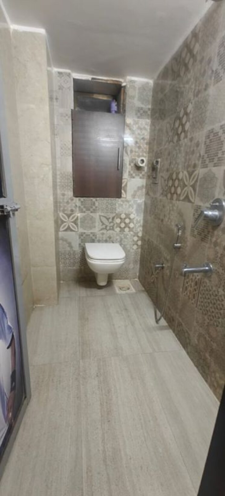 Bathroom, bandra west 2 Bedroom 700 Sq.Ft. Apartment In Bandra West Mumbai 9945249