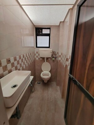 Bathroom in 1 BHK Apartment at Azad Nagar – for Rent