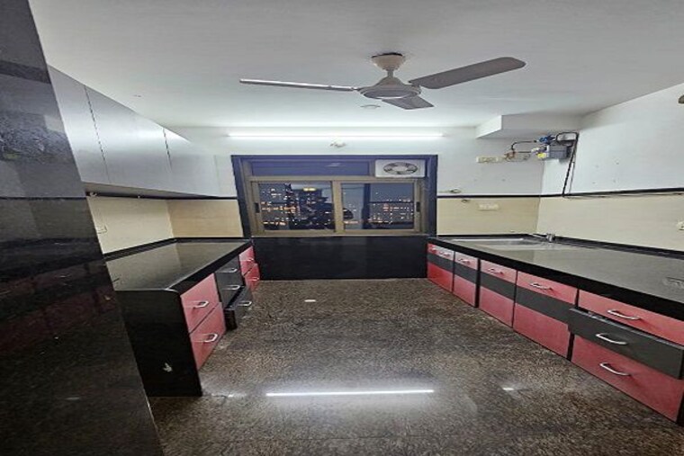  Parking, kalpataru-aura 2.5 Bedroom 851 Sq.Ft. Apartment In Ghatkopar West Mumbai 9945256