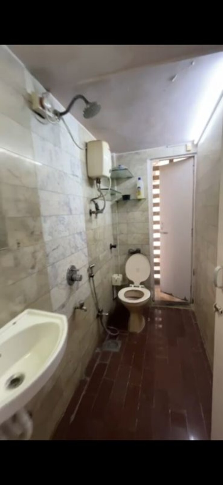 Bathroom, link-garden 3 Bedroom 1050 Sq.Ft. Apartment In Andheri West Mumbai 9945379