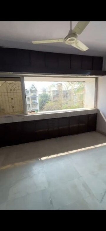 Bedroom in 3 BHK Apartment at Link Garden, Andheri West – for Rent