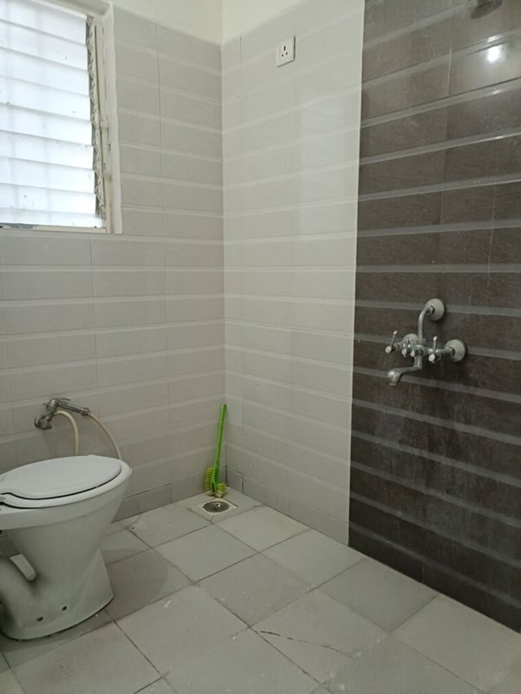 Attached Bathroom, vidyanagar 2 Bedroom 950 Sq.Ft. Apartment In Vidyanagar Pune 9945550