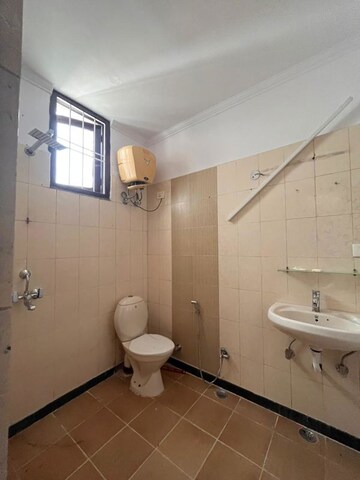 Bathroom in 3 BHK Builder Floor at RWA Apartments Sector 45, Sector 45 – for Rent