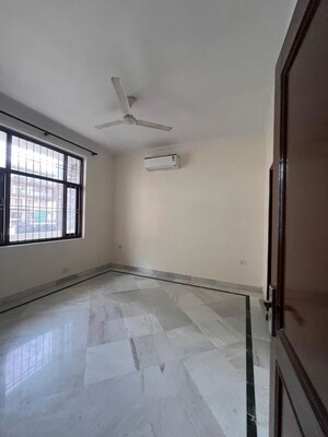 Room in 3 BHK Builder Floor at RWA Apartments Sector 45, Sector 45 – for Rent