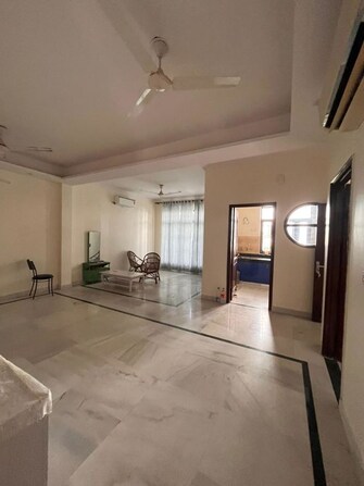 3 BHK 2100 Sq.Ft. Builder Floor in RWA Apartments Sector 45