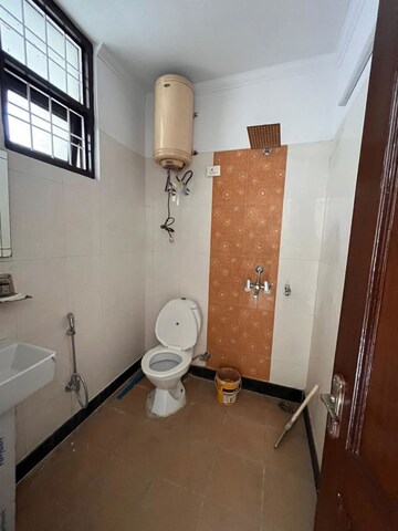 Bathroom in 3 BHK Builder Floor at RWA Apartments Sector 45, Sector 45 – for Rent
