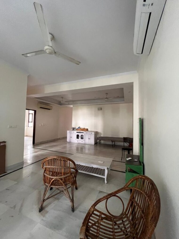 Bathroom, rwa-apartments-sector-45 3 Bedroom 2100 Sq.Ft. Builder Floor In Sector 45 Noida 9945565
