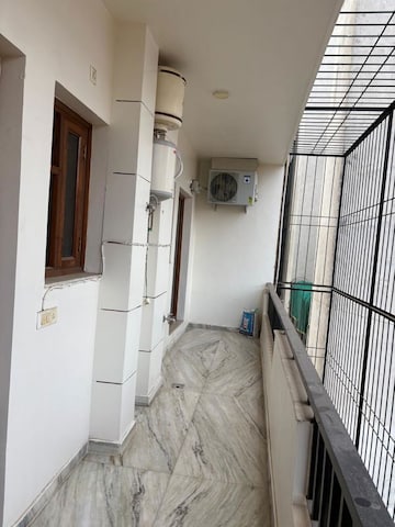 Balcony in 2 BHK Builder Floor at Sector 57 – for Rent