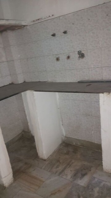 Bathroom in 2.5 BHK Builder Floor at Mayur Vihar – for Rent