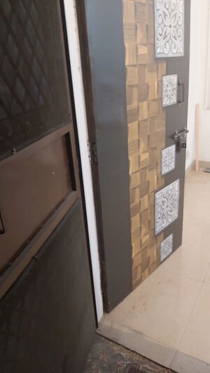 Furnished Amenities in 1.5 BHK Builder Floor at Mayur Vihar – for Rent