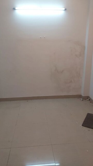 Room in 1.5 BHK Builder Floor at Mayur Vihar – for Rent