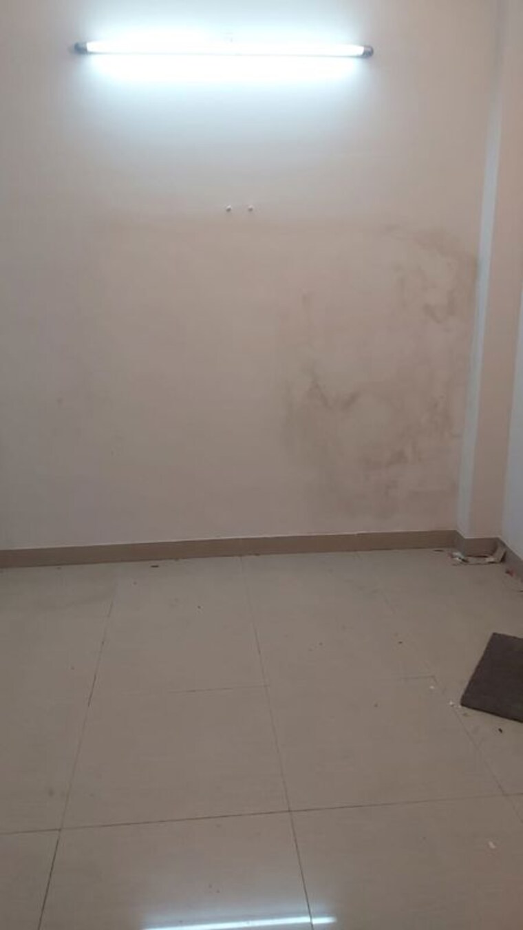 Room, mayur vihar 1.5 Bedroom 650 Sq.Ft. Builder Floor In Mayur Vihar Delhi 9945800