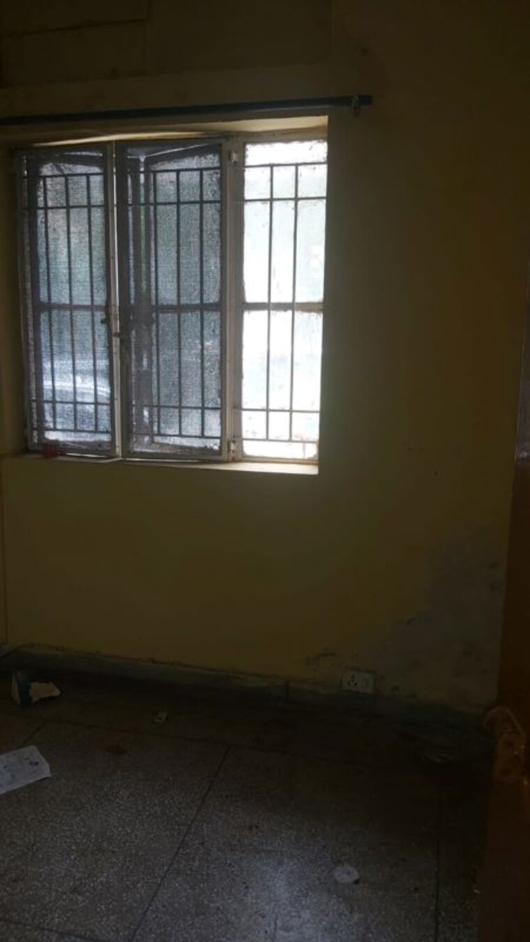 Room, mayur vihar 3.5 Bedroom 1180 Sq.Ft. Apartment In Mayur Vihar Delhi 9945912