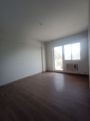 Room in 2.5 BHK Apartment at Silverglades The Melia, Sohna Sector 35 – for Sale