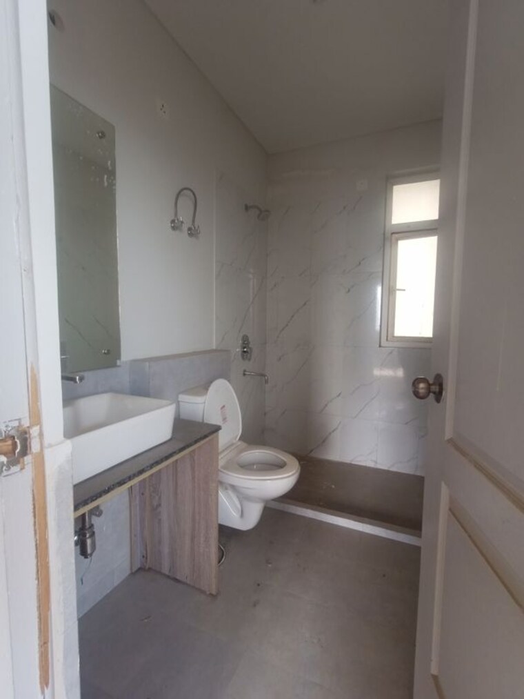 Bathroom, silverglades-the-melia 2.5 Bedroom 1445 Sq.Ft. Apartment In Sohna Sector 35 Gurgaon 9945919