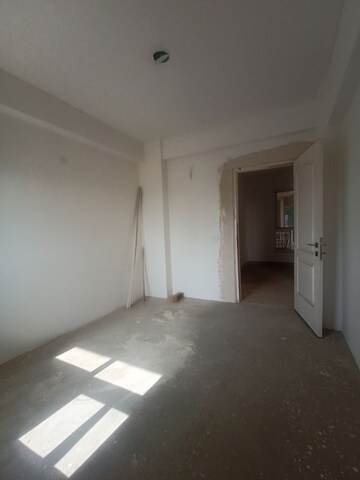 Room in 2.5 BHK Apartment at Silverglades The Melia, Sohna Sector 35 – for Sale